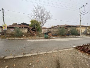 TURGUTLU SATILIK DERBENT MAH 607M2 3 KAT İMARLI MÜSTAKİL KERPİÇ EV ELEKTRİK SU VAR 