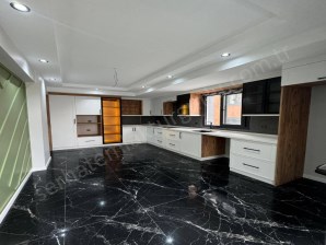 TURGUTLU SATILIK SIFIR DAİRE ERGENEKON MAH 155M2 3+1 ODA 1. KAT ASANSÖRLÜ OTOPARKLI MERKEZİ ISITMA 