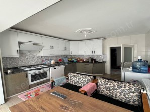 TURGUTLU SATILIK SELVİLİTEPE MAH 135M2 3+1 ODA 4. ARA KAT ASANSÖRLÜ DOĞALGAZLI DAİRE 