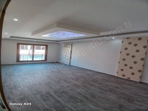TURGUTLU SATILIK ALTAY MAH 135M2 3+1 ODA 3. ARA KAT 5 YILLIK Y.ISITMA ASANSÖR BALKONLU DAİRE 