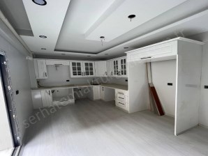 TURGUTLU SATILIK TRİBLEKS BİNA 255M2 TERASLI 5.5+1 ODA 3 KATLI DOĞALGAZLI  OTOPARKLI SIFIR 