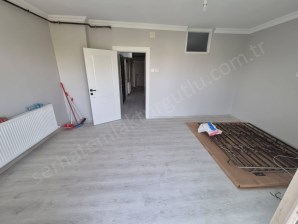 TURGUTLU SATILIK ŞEHİTLER MAH FUL TADİLATLI 100M2 2+1 ODA 4. ARAKAT DOĞALGAZLI BALKONLU DAİRE 