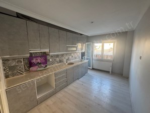 TURGUTLU KİRALIK ŞEHİTLER MAH 130M2 3+1 ODA 3. KAT DOĞALGAZLI BALKONLU TEMİZ DAİRE 