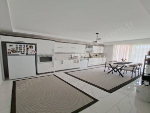 TURGUTLU SATILIK YILDIRIM MAH 180M2 3+1 ODA 1. KAT DOĞALGAZLI E. BANYO ÇİFT BALKON  GENİŞ D