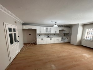 TURGUTLU KİRALIK ALTAY MAH 115M² DOĞALGAZL BAHÇELİ YÜKSEK GİRİŞ 2+1 ODA AÇİK MUTFAK TADİLATLI DAİRE 