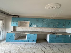 TURGUTLU SATILIK YİĞİTLER MAH 2+1 ODA 100M2 1.KAT DOĞALGAZLI BALKONLU ÖNÜ AÇIK SIFIR DAİRE 