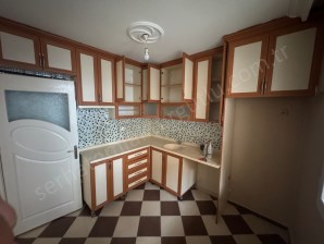 TURGUTLU KİRALIK SELVİLİTEPE MAH 2+1 ODA ZEMİN KAT 110M2 DOĞALGAZLI BALKONLU KÖŞE DAİRE 