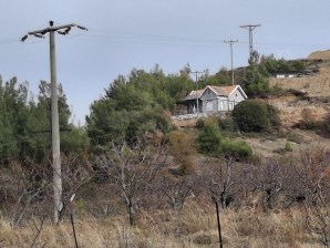 TURGUTLU SATILIK GÜNEY MAH 3800M2 İÇİNDE EVİ ELEKTRİK SU GÜNEŞ PANELİ BULUNAN HOBİ BEHÇESİ 