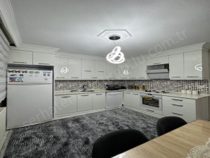 TURGUTLU SATILIK CUMHURİYET MAH 3+1 ODA 135M2 3. ARA KAT DOĞALGAZLI BALKONLU DAİRE 