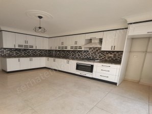 TURGUTLU SATILIK YENİ MAH 145M2 3+1 ODA 4. KAT DOĞALGAZLI ÇİFT BALKONLU 5 YILLIK DAİRE 