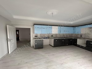 TURGUTLU SATILIK SUBAŞI MAH ASANSÖRLÜ OTOPARKLI BALKONLU 130M2 3+1 ODA 2.ARA KAT SIFIR DAİRE 