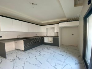 TURGUTLU KİRALIK YEDİ EYLÜL MAH 95M2 2+1 ODA 3. KAT ASANSÖRLÜ DOĞALGAZLI BALKONLU OTOPARKLI DAİRE 