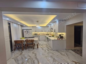 TURGUTLU SATILIK YENİ MAH 120M2 3+1 BAHÇELİ TADİLATLI ZEMİN KAT DOĞALGAZLI DAİRE 