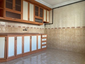 TURGUTLU KİRALIK SELVİLİTEPE MAH 130M2 4+1 ODA 2. ARA KAT DOĞALGAZLI BALKONLU DAİRE 