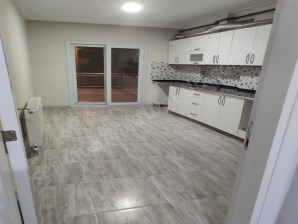 TURGUTLU KİRALIK SELVİLİTEPE MAH 100M2 2+1 ODA 2. ARA KAT DOĞALGAZLI BALKONLU 5 YILLIK DAİRE 