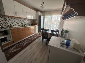 TURGUTLU SATILIK SELVİLİTEPE MAH 135M2 3+1 ODA 6. ARA KAT ASANSÖRLÜ OTOPARKLI DOĞALGAZLI 9 YILLIK D.