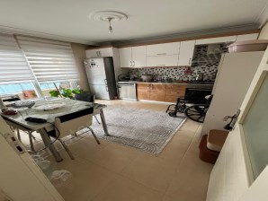 TURGUTLU SATILIK SELVİLİTEPE MAH 2+1 ODA 90M2 5. ARA KAT ASANSÖRLÜ OTOPARKLI DOĞALGAZLI 9 YILLIK D.