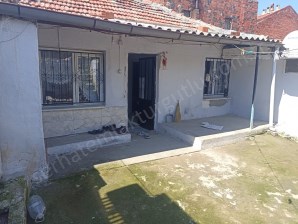 TURGUTLU SATILIK ATATÜRK MAH 105M2 2+1 ODA SOBALI BAHÇELİ 4 KAT İMARLI MÜSTAKİL EV 