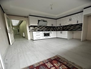 TURGUTLU KİRALIK YEDİ EYLÜL MAH 110M2 2+1 ODA ZEMİN ÜSTÜ 1. KAT DOĞALGAZLI ÇİFT BALKON VE BAHÇELİ D.
