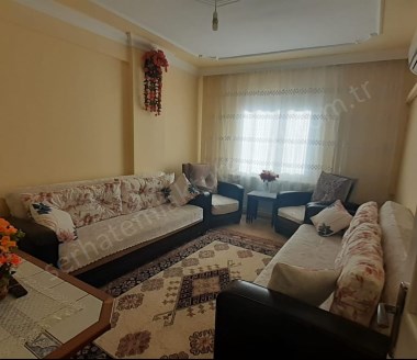 TURGUTLU SATILIK BOZKURT MAH DÜKKAN ÜSTÜ 3. KAT 2+1 ODA 85M2 DOĞALGAZLI DAİRE