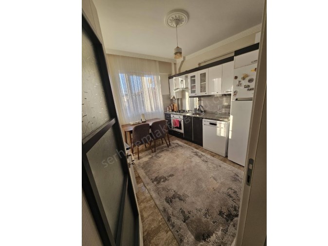 TURGUTLU SATILIK SELVİLİTEPE MAH 80M2 2+1 ODA DOĞALGAZLI ASANSÖRLÜ BALKONLU ZEMİN ÜSTÜ 1. KAT 