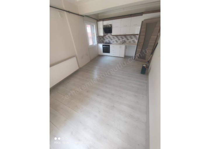 TURGUTLU SATILIK SELVİLİTEPE MAH 90M2 2+1 ODA TERASLI DOĞALGAZLI YÜKSEK ZEMİN KAT DAİRE 