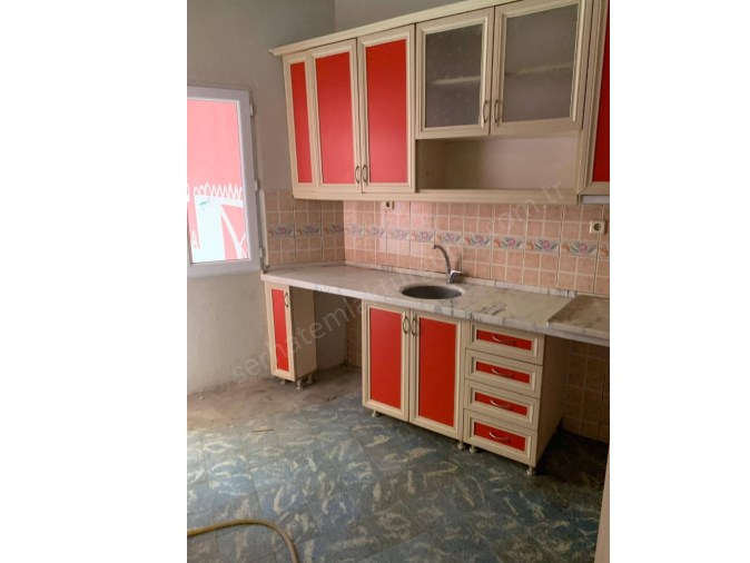 TURGUTLU SATILIIK İSTİKLAL MAH  2 KATLI BİNA 113M2 ARSA PAYI 4 KAT İMARLI 