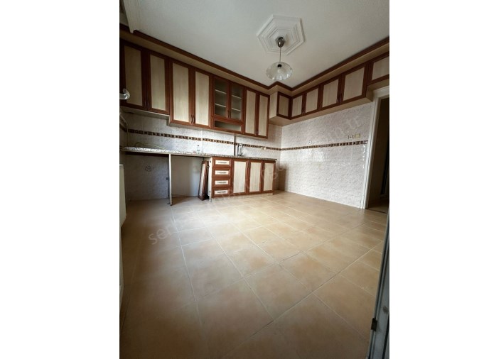TURGUTLU SATILIK TURAN MAH 140M2 3+1 ODA DOĞALGAZLI BALKONLU GENİŞ TEMİZ DAİRE POSTANE CİVARI 