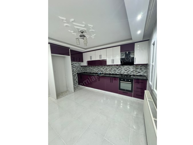 TURGUTLU SATILIK YİĞİTLER MAH 3+1 ODA ZEMİN ÜSTÜ 1. KAT 110M2 DOĞALGAZLI BALKONLU 5<10 YILLIK DAİRE 