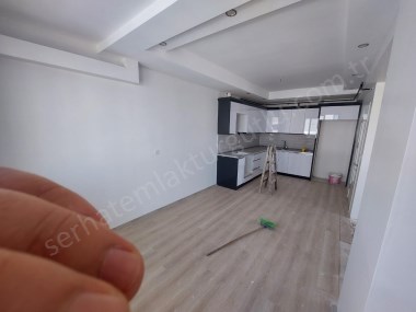 TURGUTLU KİRALIK ERGENEKON MAH 100M2 2+1 ODA 4. KAT ASANSÖRLÜ DOĞALGAZLI BALKONLU 90M2 DAİRE 