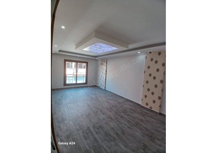 TURGUTLU SATILIK ALTAY MAH 135M2 3+1 ODA 3. ARA KAT 5 YILLIK Y.ISITMA ASANSÖR BALKONLU DAİRE 