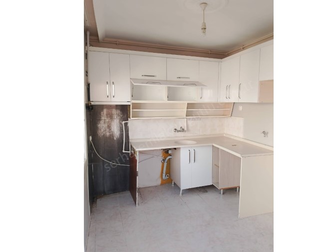 TURGUTLU SATILIK CUMHURİYET MAH 3+1 ODA 110M2 4. KAT DOĞALGAZLI BALKONLU TEMİZ DAİRE 