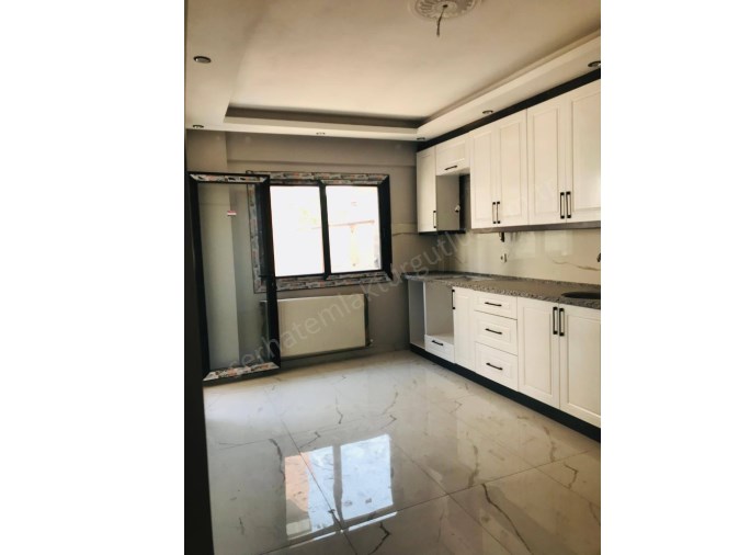 TURGUTLU SATILIK YEDİ EYLÜL MAH 135M2 2. KAT 3+1 ASANSÖRLÜ DOĞALGAZLI E. BANYOLU BALKONLU SIFIR D.