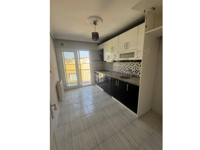TURGUTLU SATILIK YILDIRIM MAH 125M2 4. KAT 3+1 ODA ASANSÖRLÜ DOĞALGAZLI BALKONLU  TADİLATLI DAİRE 