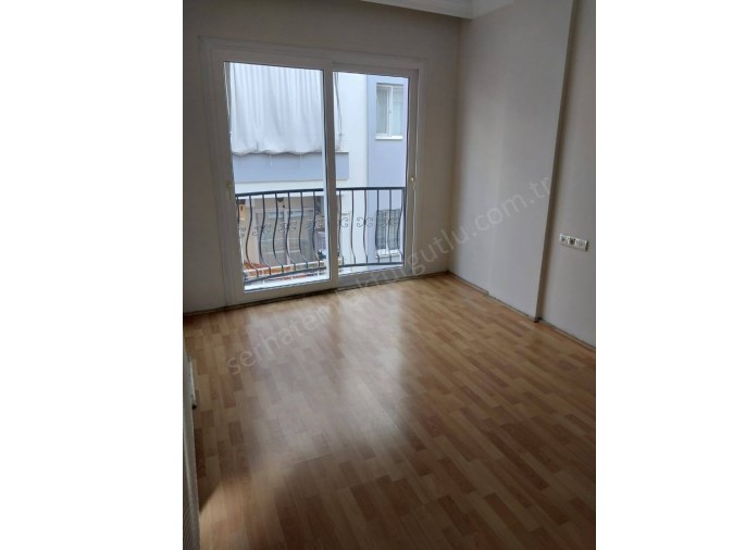 TURGUTLU KİRALIK YILMAZLAR  MAH 3+1 ODA 2. KAT DOĞALGAZLI BALKONLU TEMİZ YENİ BOYALI DAİRE 