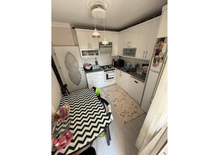 TURGUTLU SATILIK ŞEHİTLER MAH 100M2 2+1 ODA 4. KAT DOĞALGAZLI BALKONLU DAİRE 