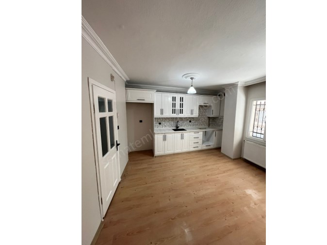 TURGUTLU SATILIK ALTAY MAH 110M2 2+1 ODA BAHÇELİ DOĞALGAZLI FUL TADİLATLI DAİRE 