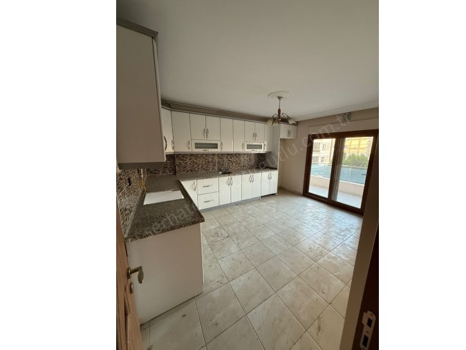 TURGUTLU KİRALIK ERGENEKON MAH 130M2 3+1 ODA 1. KAT DOĞALGAZLI BALKONLU E. BANYO OTOPARKLI DAİRE 