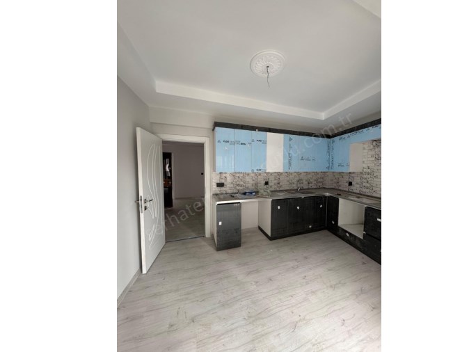 TURGUTLU SATILIK SUBAŞI MAH ASANSÖRLÜ OTOPARKLI BALKONLU 130M2 3+1 ODA 2.ARA KAT SIFIR DAİRE 