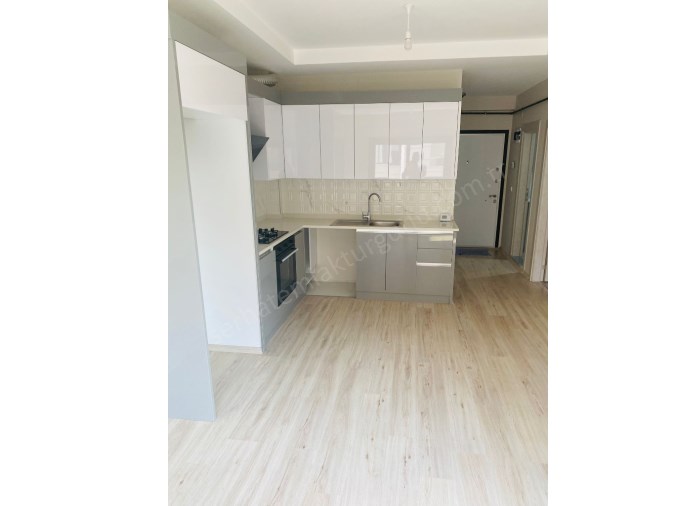 TURGUTLU KİRALIK ERGENEKON MAH 1+1 ODA 54M2 1. KAT OTOPARK ASANSÖR DOĞALGAZ MEVCUT 