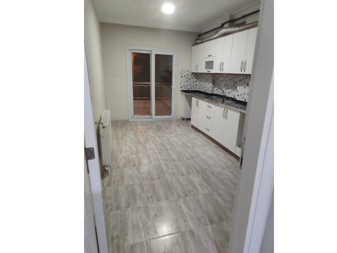 TURGUTLU KİRALIK SELVİLİTEPE MAH 100M2 2+1 ODA 2. ARA KAT DOĞALGAZLI BALKONLU 5 YILLIK DAİRE 