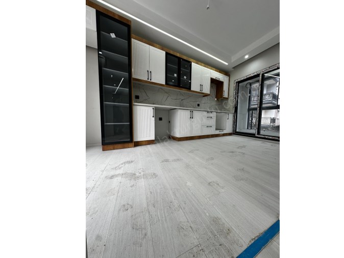 TURGUTLU SATILIK ŞEHİTLER MAH 2.VE 3. KATLAR SEÇENEĞİ MEVCUT 3+1 ODA 120M2 ÖZELLİLER AÇIKLAMADA 