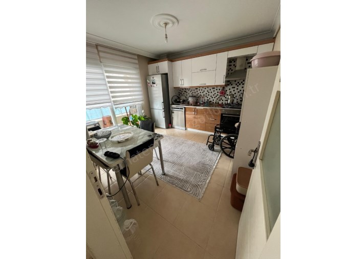 TURGUTLU SATILIK SELVİLİTEPE MAH 2+1 ODA 90M2 5. ARA KAT ASANSÖRLÜ OTOPARKLI DOĞALGAZLI 9 YILLIK D.