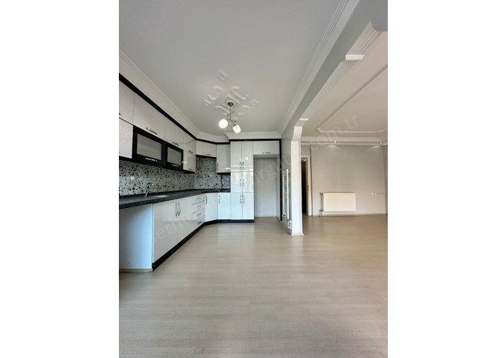 TURGUTLU SATILIK CUMHURİYET MAH 135M2 3+1 ODA 4. KAT DOĞALGAZLI CAM BALKONLU 13 YILLIK DAİRE 