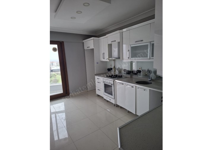 TURGUTLU KİRALIK ERGENEKON MAH 135M2 3+1 ODA 4. KAT ASANSÖRLÜ DOĞALGAZLI CAM BALKONLU DAİRE 