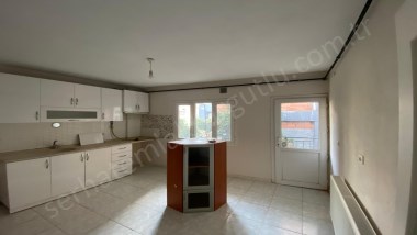 TURGUTLU KİRALIK SELVİLİTEPE MAH 3+1 ODA 120M2 1. KAT DOĞALGAZLI BALKONLU DAİRE 