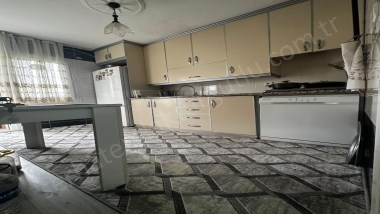 TURGUTLU SATILIK MUSTAFA KEMAL MAH 2+1 ODA ZEMİN ÜSTÜ 1. KAT  90M2 DOĞALGAZLI ÇİFT BALKONLU 