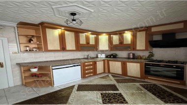 TURGUTLU SATILIK ŞEHİTLER MAH ASFALTA YAKIN 110M2 2+1 ODA 4. KAT DOĞALGAZLI BALKONLU TADİLATLI DAİRE