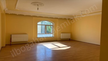 ***ANIT CİVARI KİRALIK 3+1 DAİRE ***