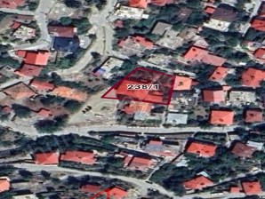 POZANTI İSTİKLAL MAHALLESİNDE 3 KATLI + ZEMİN DE TEK KATLI AYRICA EV 1014 M2 ARSA İÇERİSİNDE SATILIK